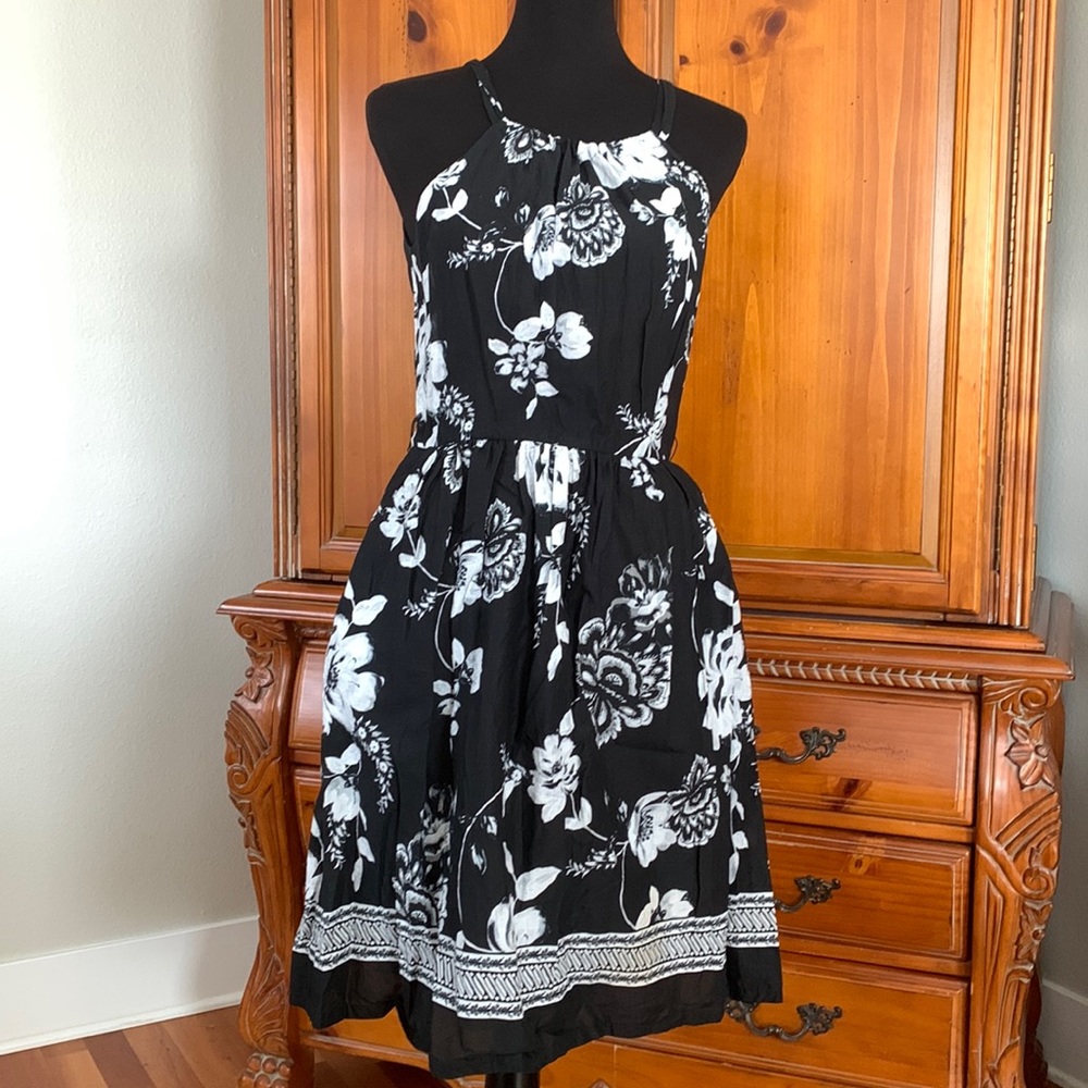White House Black Market Halter Dress Black with White Flowers